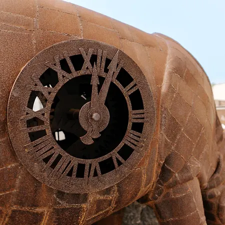 R2 Higos מלון דירות 4*