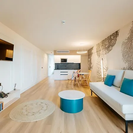 R2 Higos 코스타카르마