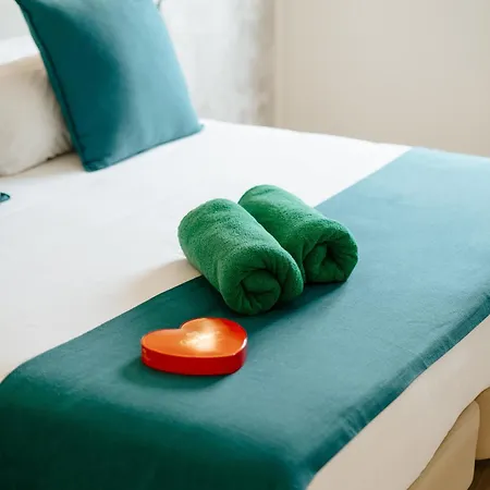 R2 Higos 코스타카르마