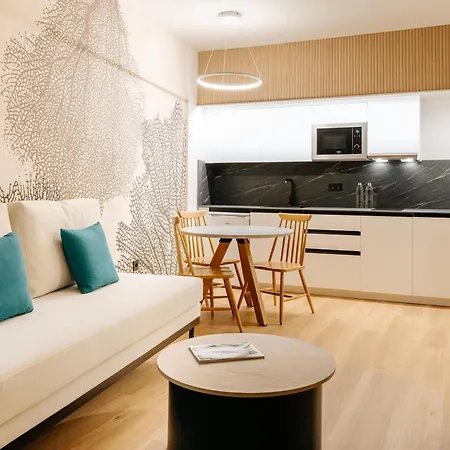 R2 Higos 아파트호텔 4*