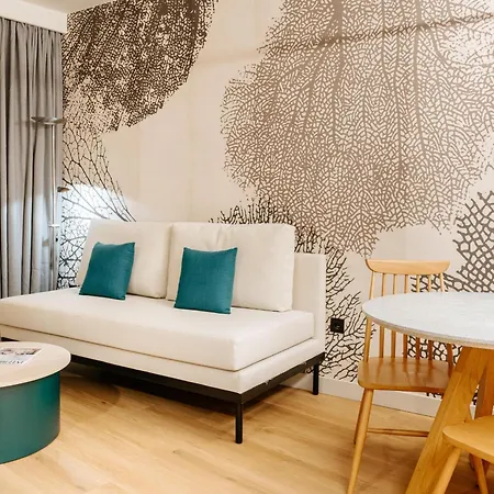 R2 Higos Apart Otel 4*