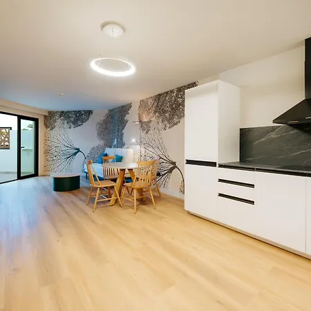 R2 Higos Apartmanhotel