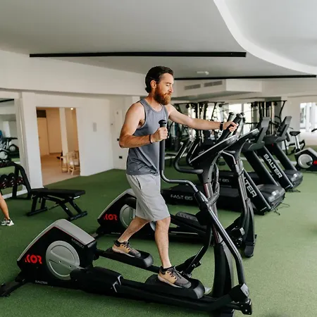 R2 Higos Apartmanhotel 4*