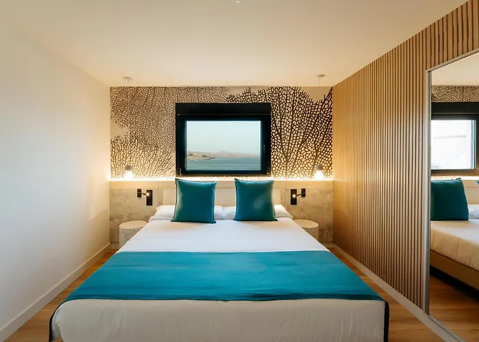 R2 Higos Апарт-отель 4*