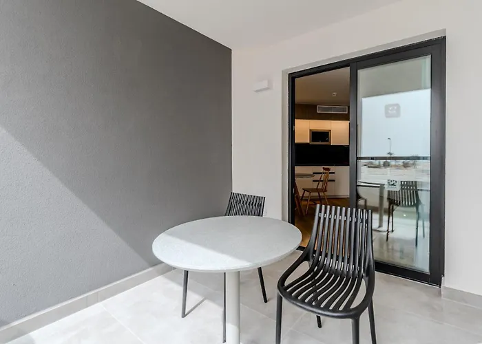 R2 Higos Коста Калма