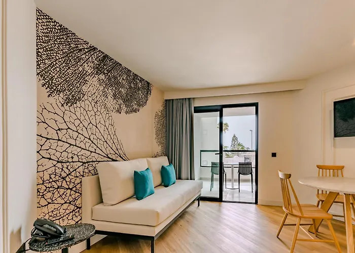 R2 Higos Коста Калма