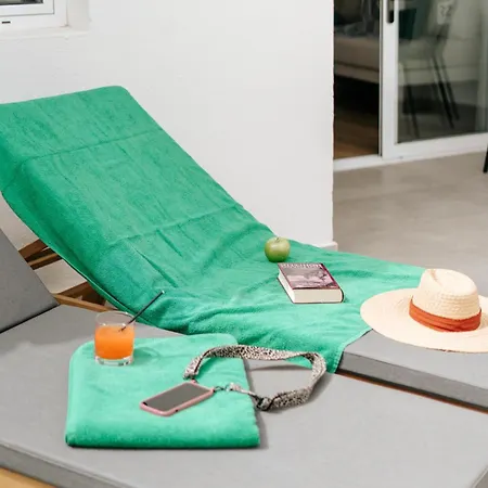 R2 Higos 아파트호텔 코스타카르마